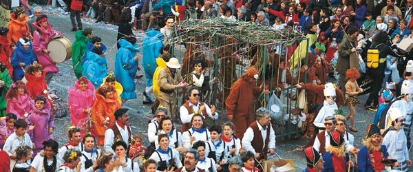 Fiestas en España: Fiestas de Carnaval de Cádiz, en Cádiz. Estudiar en  España | StudyinSpain.info